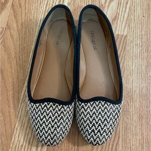 Indigo Women's Black & White Chevron Pattern Flats